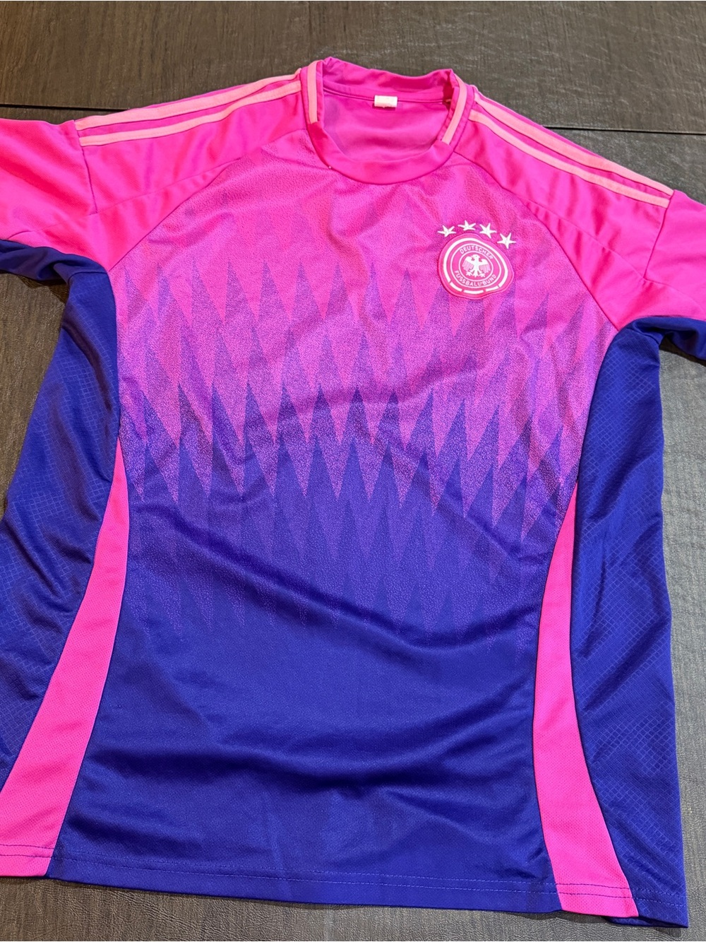 Germany Deutscher Fussball-Bund Crest Athletic Jersey in Pink/Purple Sz XL